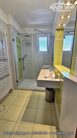 Slnečný 3 izbový byt s terasou a garážou v Poprade bytový dom JAVOR - TOP STAV a LOKALITA !!!