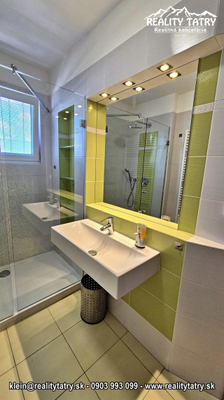 Slnečný 3 izbový byt s terasou a garážou v Poprade bytový dom JAVOR - TOP STAV a LOKALITA !!!