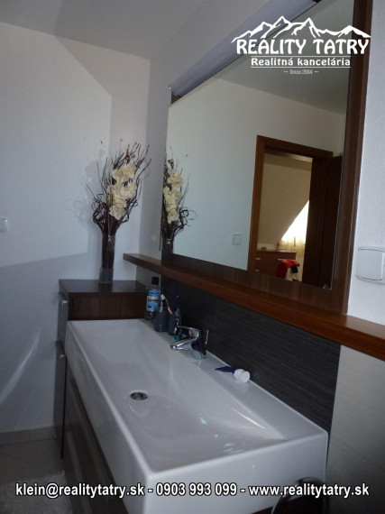 EXKLUZÍVNY Rodinný dom s nádherným výhľadom vo Veľkej Lomnici v 100% TOP STAVE - ODPORÚČAME aj pre náročného klienta !!!