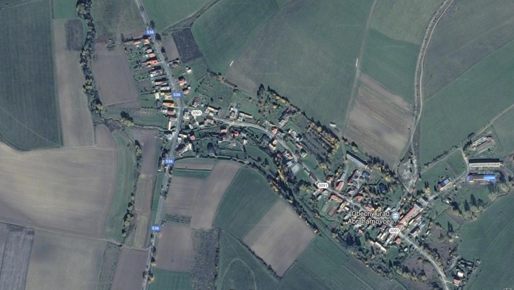 Pozemok vhodný na investíciu s možnosťou výstavby IBV v obci ABRAHÁMOVCE - Výhodná investícia - ODPORÚČAME !!!