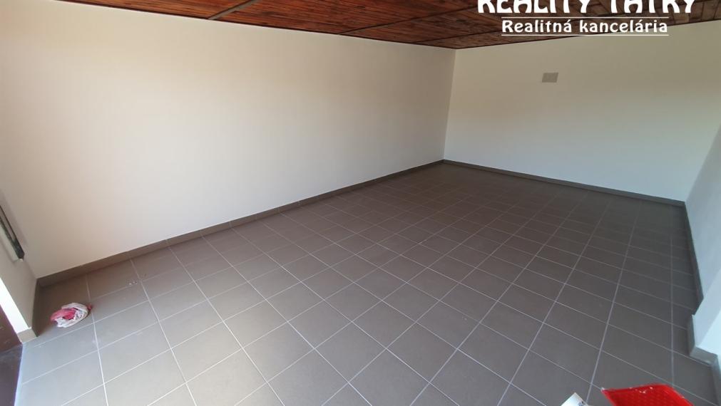 Garáž - Skladový priestor vo Svite 27 m2 na ul. Záhradná - TOP STAV - !!!