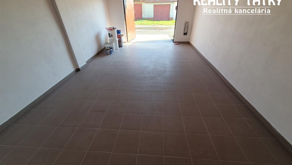 Garáž - Skladový priestor vo Svite 27 m2 na ul. Záhradná - TOP STAV - !!!