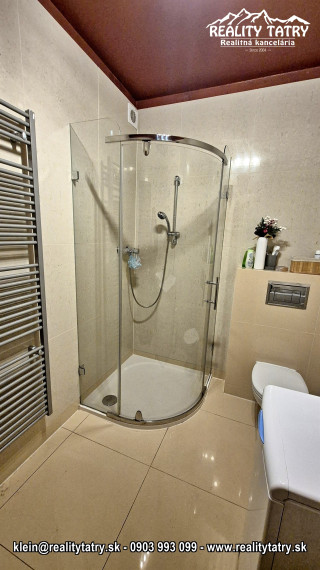 Byt 1 izbový s balkónom vo Veľkej Lomnici - TOP VÝHĽAD, ODPORÚČAME !!!