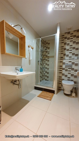Apartmánový 2 izbový byt 46 m2 s parkovacím miestom vo Veľkej Lomnici - ODPORÚČAME !!!