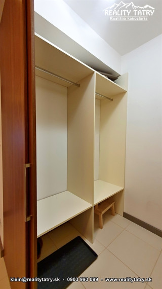 Apartmánový 2 izbový byt 46 m2 s parkovacím miestom vo Veľkej Lomnici - ODPORÚČAME !!!