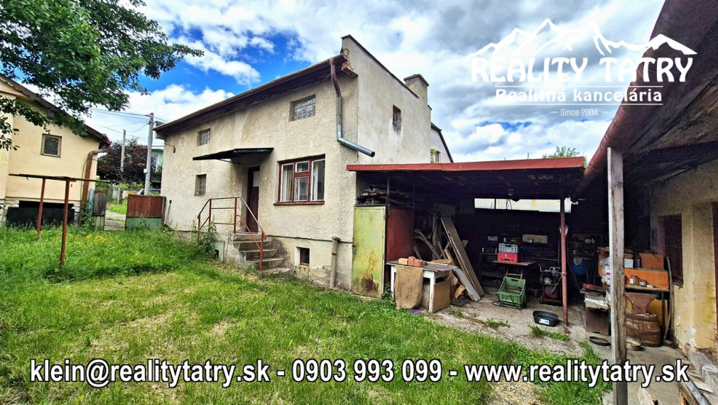 NOVÁ CENA !!! Rodinný dom na rozľahlom pozemku 1550 m2 s garážou a hospodárskou budovou - Poprad - Matejovce
