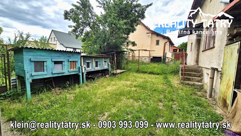 NOVÁ CENA !!! Rodinný dom na rozľahlom pozemku 1550 m2 s garážou a hospodárskou budovou - Poprad - Matejovce