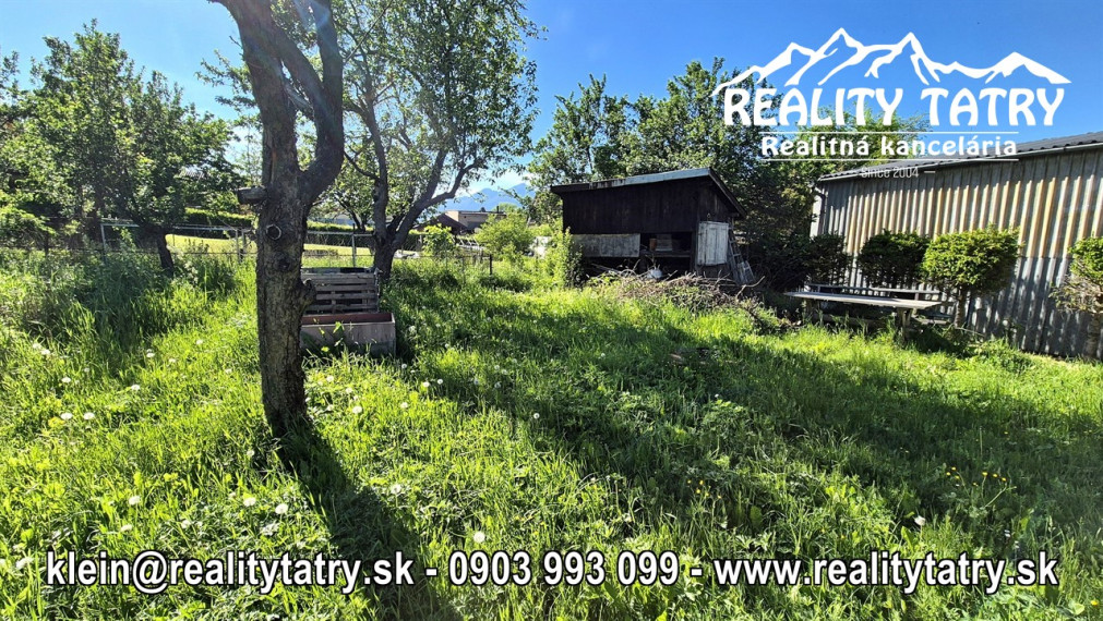 NOVÁ CENA !!! Rodinný dom na rozľahlom pozemku 1550 m2 s garážou a hospodárskou budovou - Poprad - Matejovce
