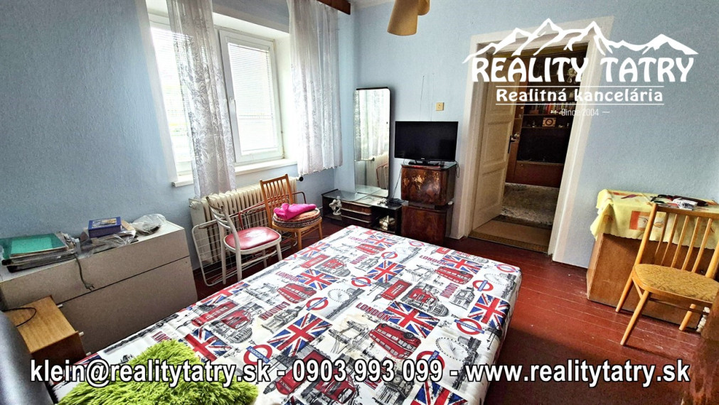 NOVÁ CENA !!! Rodinný dom na rozľahlom pozemku 1550 m2 s garážou a hospodárskou budovou - Poprad - Matejovce