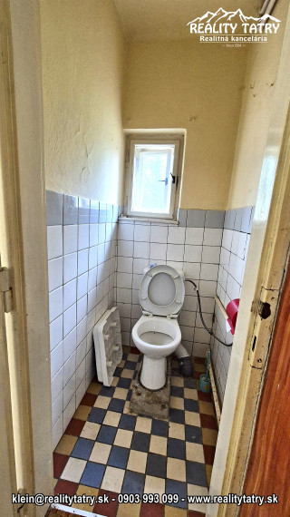 NOVÁ CENA !!! Rodinný dom na rozľahlom pozemku 1550 m2 s garážou a hospodárskou budovou - Poprad - Matejovce