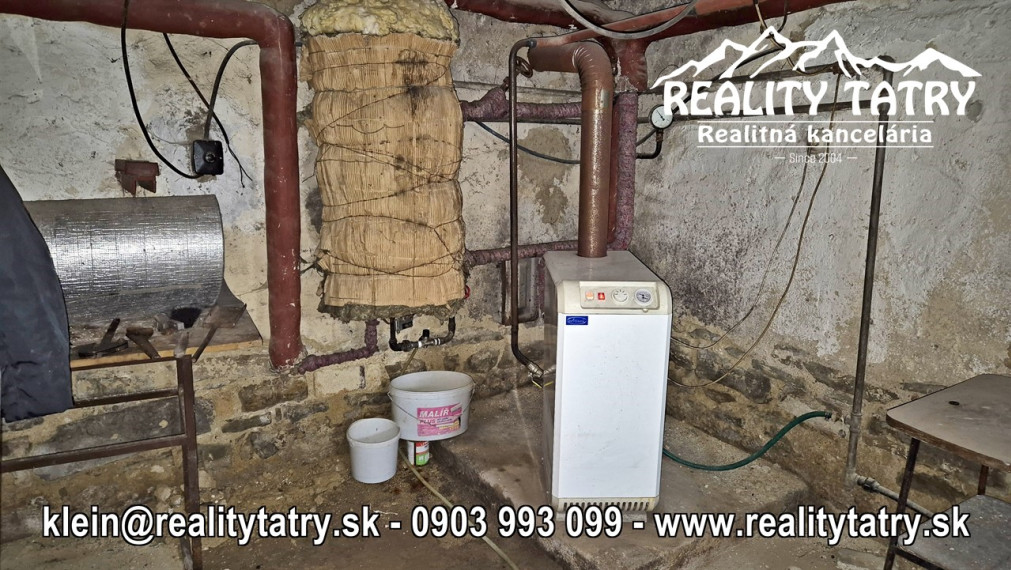 NOVÁ CENA !!! Rodinný dom na rozľahlom pozemku 1550 m2 s garážou a hospodárskou budovou - Poprad - Matejovce