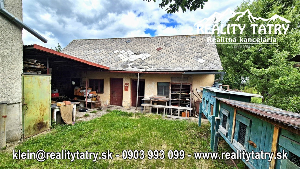 NOVÁ CENA !!! Rodinný dom na rozľahlom pozemku 1550 m2 s garážou a hospodárskou budovou - Poprad - Matejovce