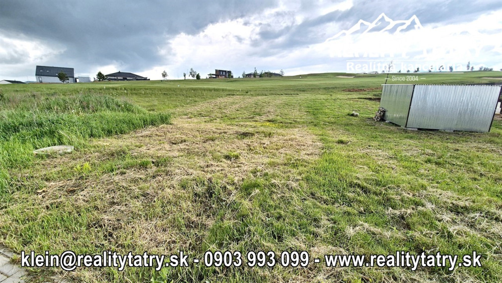 Stavebný pozemok 1010 m2 priamo pri golfovom ihrisku v lokalite Malý Slavkov - ODPORÚČAME !!!