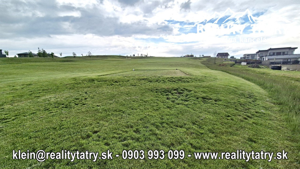 Stavebný pozemok 1010 m2 priamo pri golfovom ihrisku v lokalite Malý Slavkov - ODPORÚČAME !!!