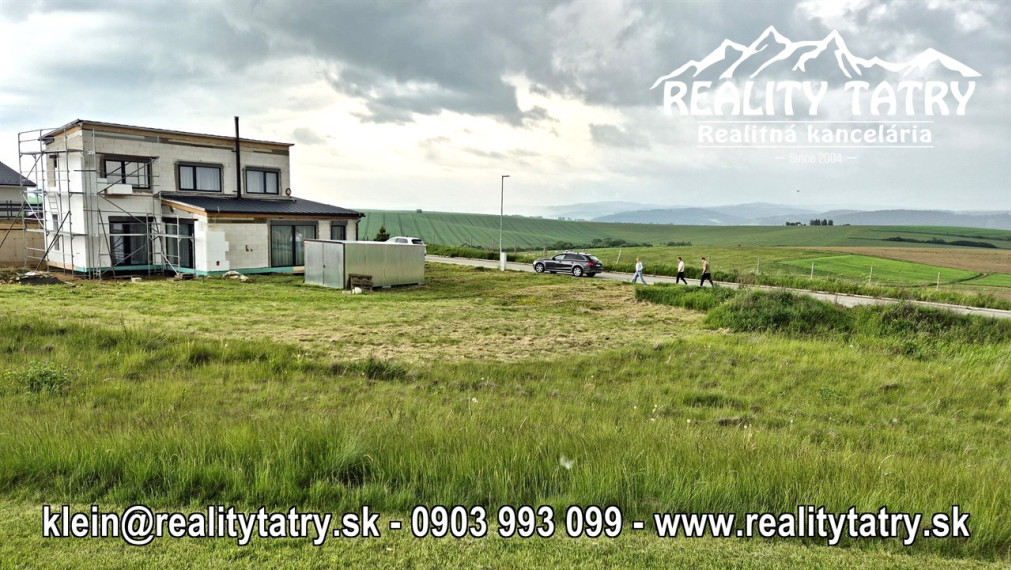 Stavebný pozemok 1010 m2 priamo pri golfovom ihrisku v lokalite Malý Slavkov - ODPORÚČAME !!!