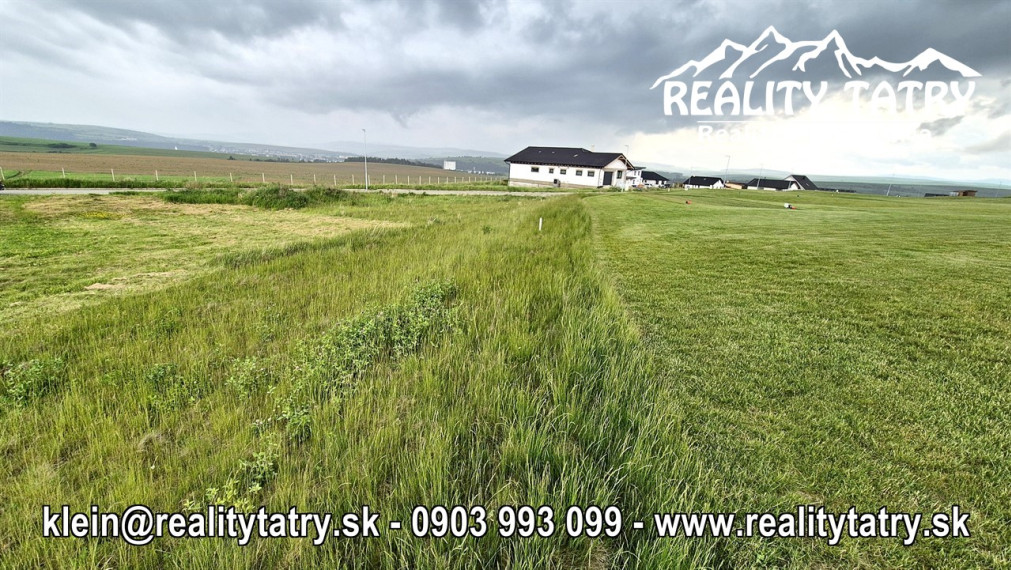 Stavebný pozemok 1010 m2 priamo pri golfovom ihrisku v lokalite Malý Slavkov - ODPORÚČAME !!!