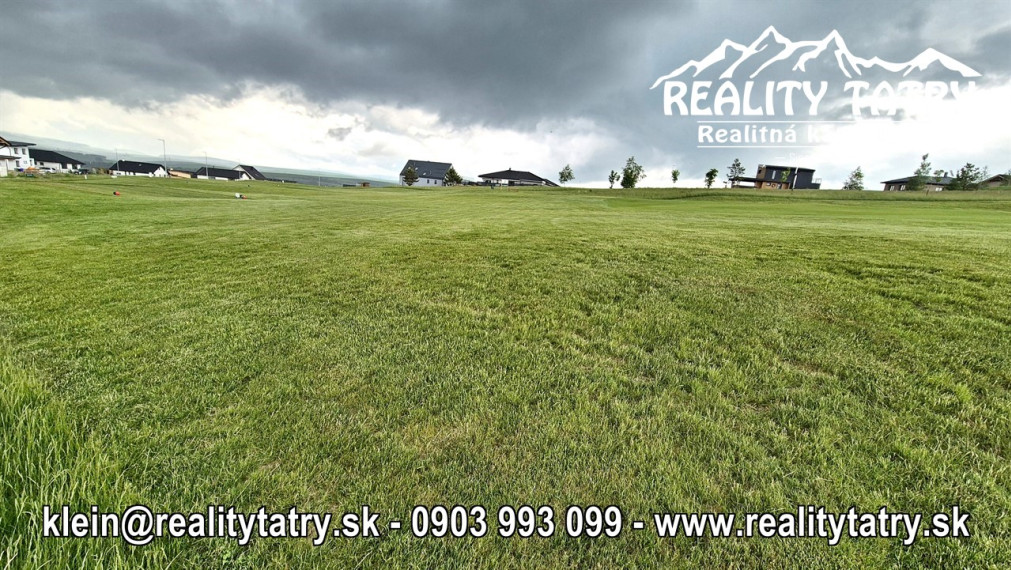 Stavebný pozemok 1010 m2 priamo pri golfovom ihrisku v lokalite Malý Slavkov - ODPORÚČAME !!!