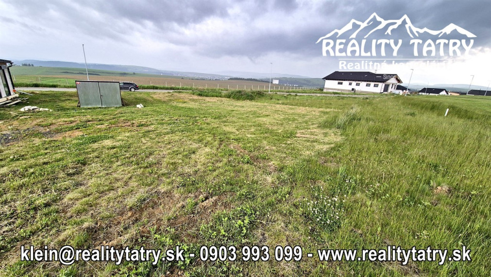 Stavebný pozemok 1010 m2 priamo pri golfovom ihrisku v lokalite Malý Slavkov - ODPORÚČAME !!!