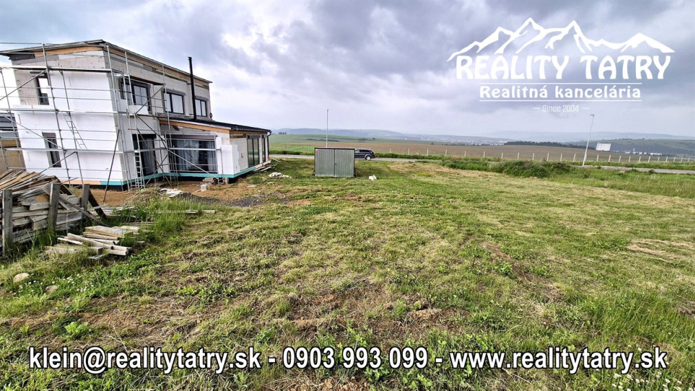 Stavebný pozemok 1010 m2 priamo pri golfovom ihrisku v lokalite Malý Slavkov - ODPORÚČAME !!!