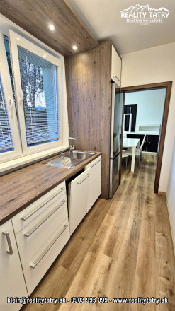 Byt 3 izbový s loggiou kompletne prerobený blízko centra v Poprade TOP LOKALITA a STAV - ODPORÚČAME !!! - fotografia 4